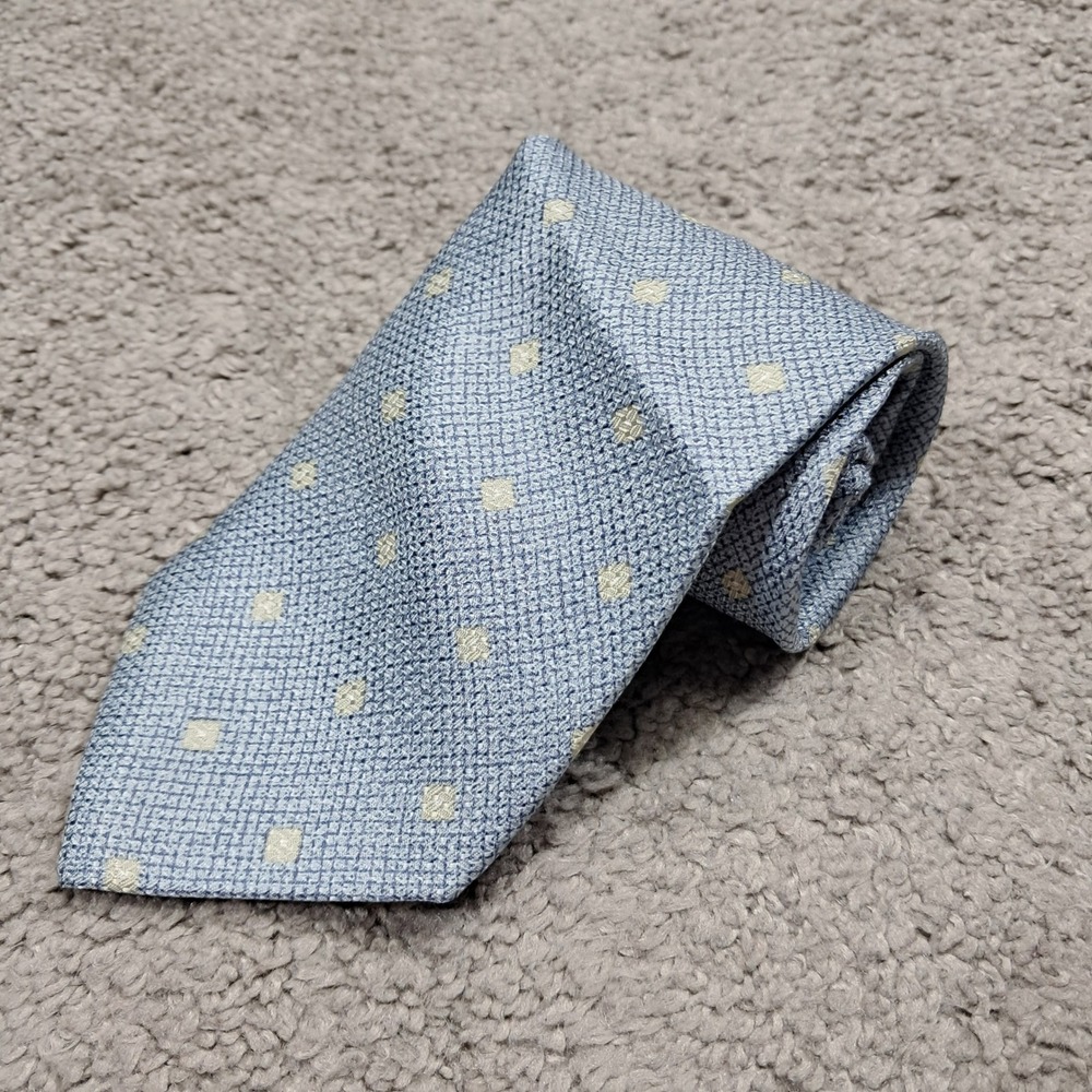 Claiborne Mens Blue Silk Geometric Diamond Pattern Necktie Made in‎ Italy